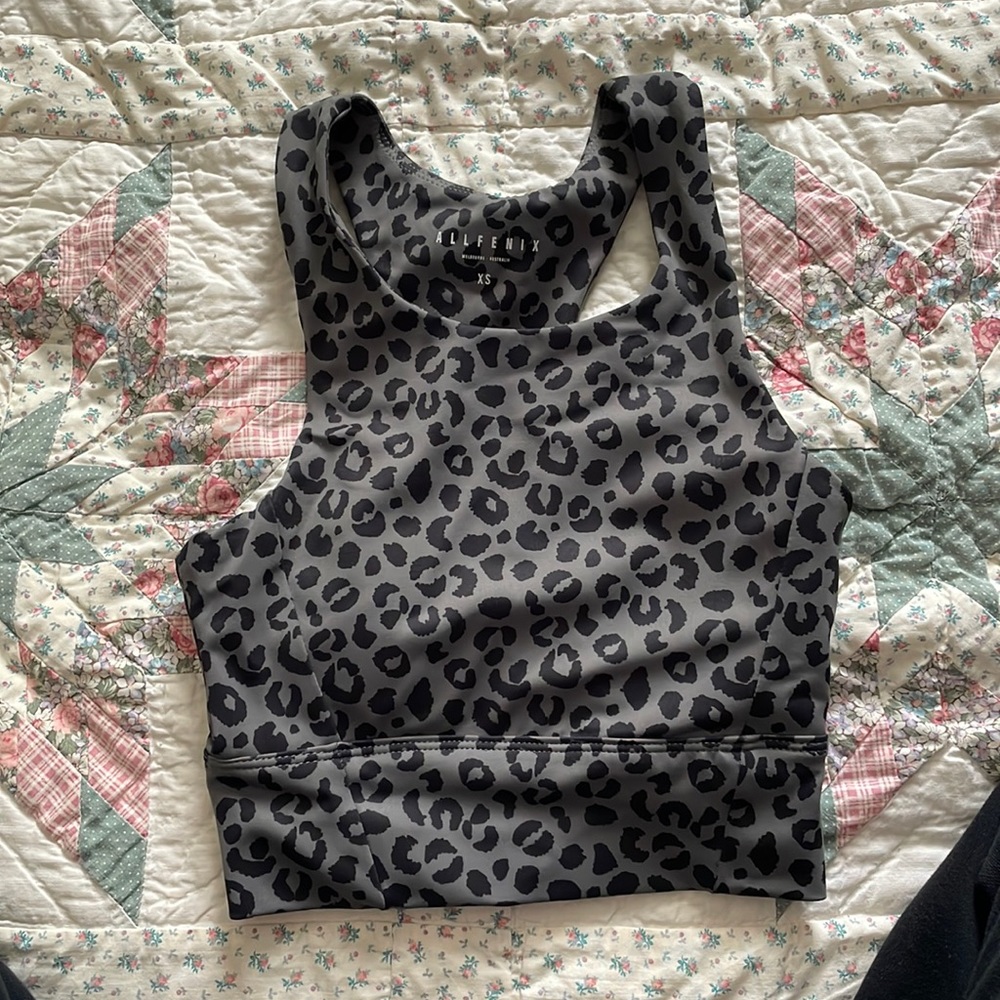 Cropped workout top